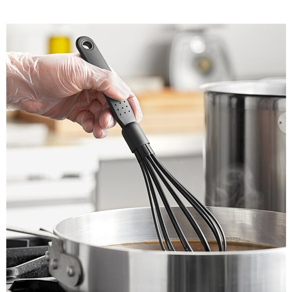 Choice Black Nylon Whisk - Picture 2 of 6